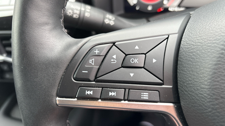 Nissan Juke 1.0 DiG-T Tekna 5dr Petrol Hatchback